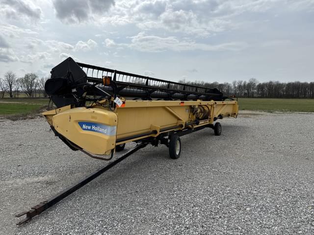 Image of New Holland 740CF equipment image 4