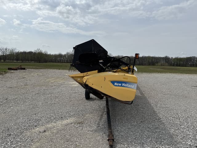 Image of New Holland 74C-35F equipment image 4
