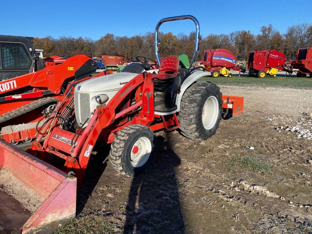 2009 New Holland Boomer 8N Equipment Image0