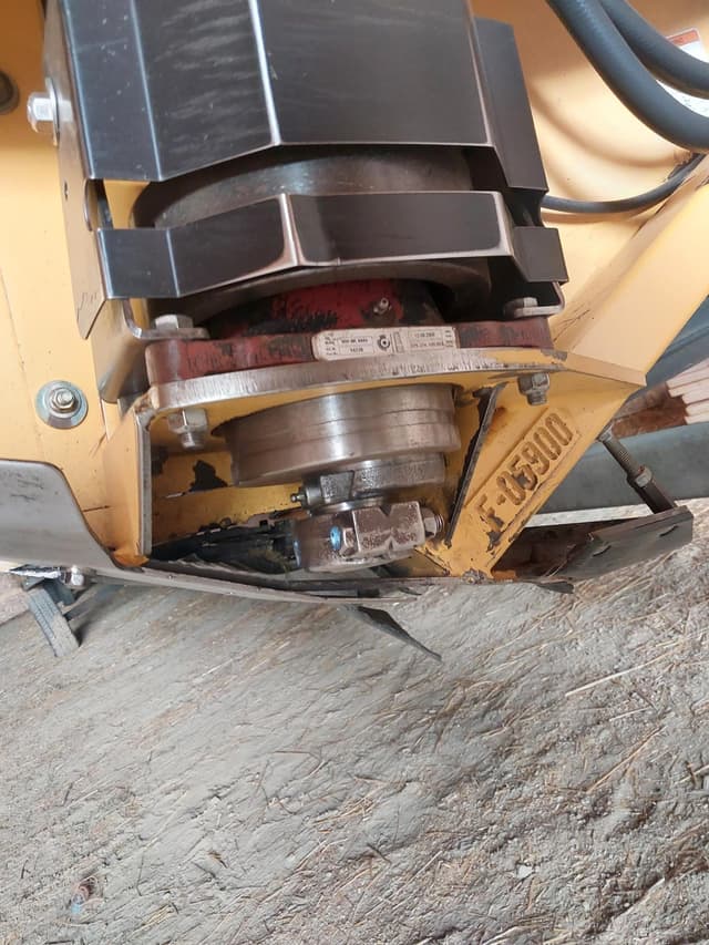 Image of New Holland 94C equipment image 2