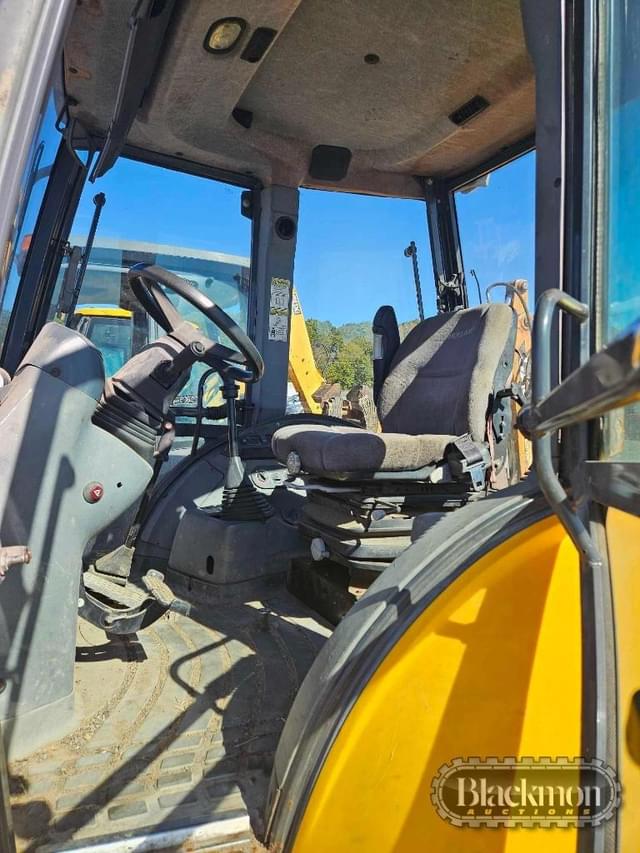 Image of New Holland B110B equipment image 4