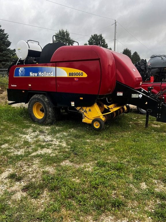 2009 New Holland BB9060 Equipment Image0