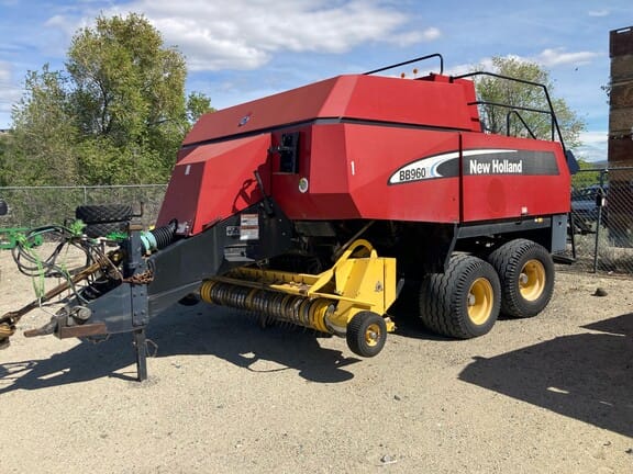 Main image New Holland BB960A