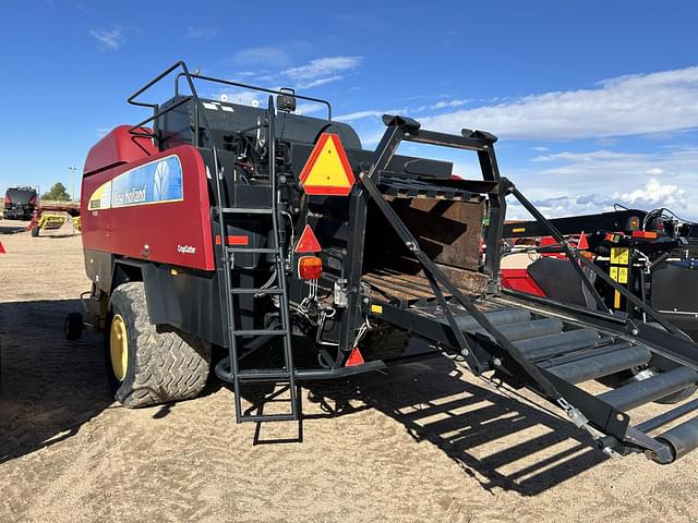 Image of New Holland BB9080 equipment image 3