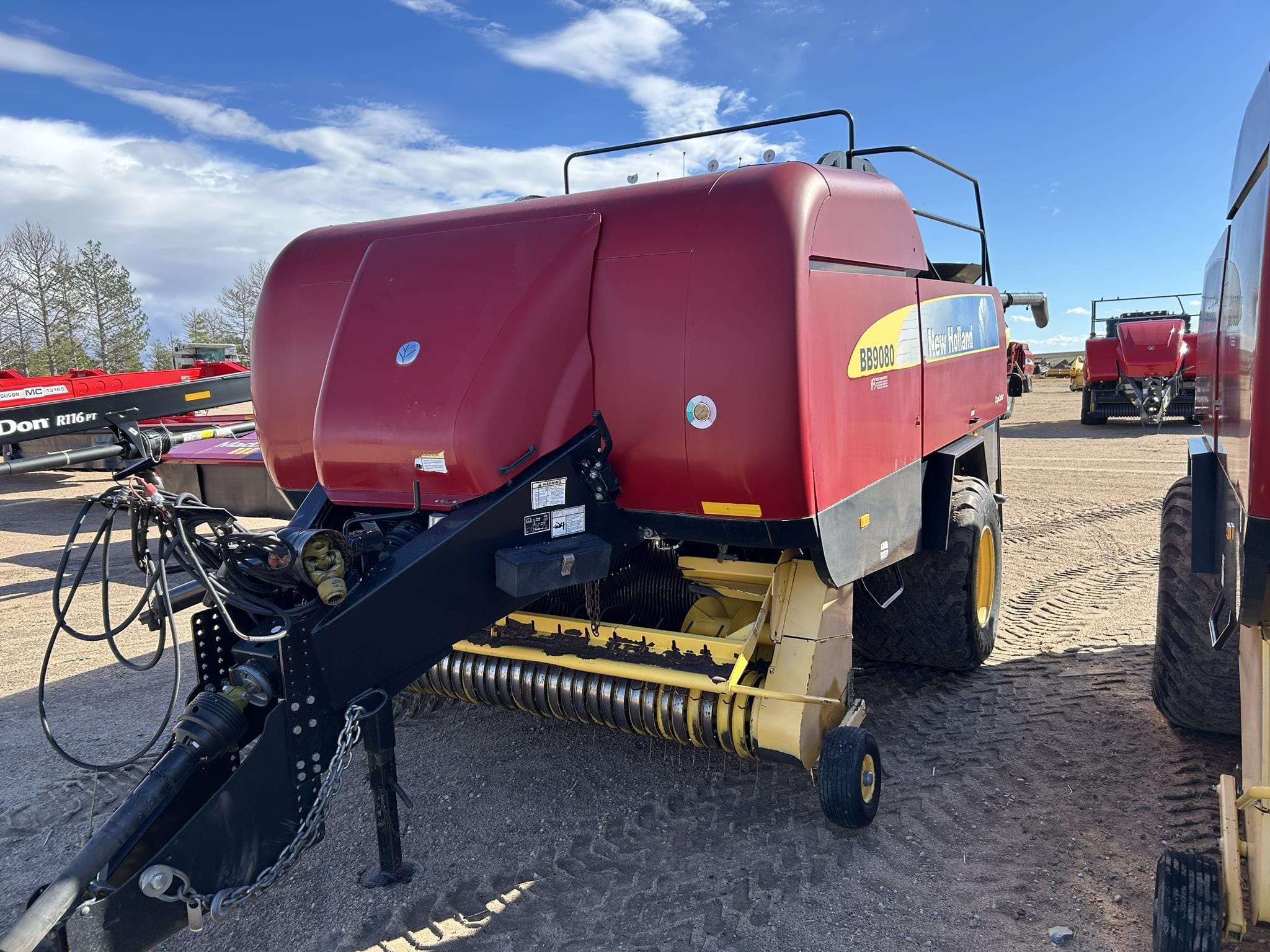 2009 New Holland BB9080 Equipment Image0