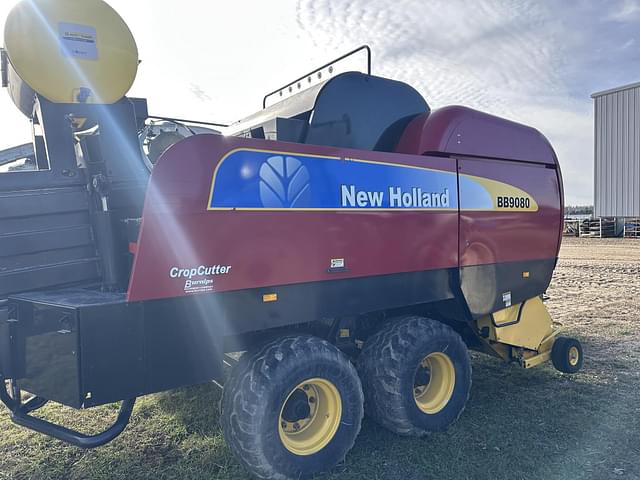 Image of New Holland BB9080 equipment image 3