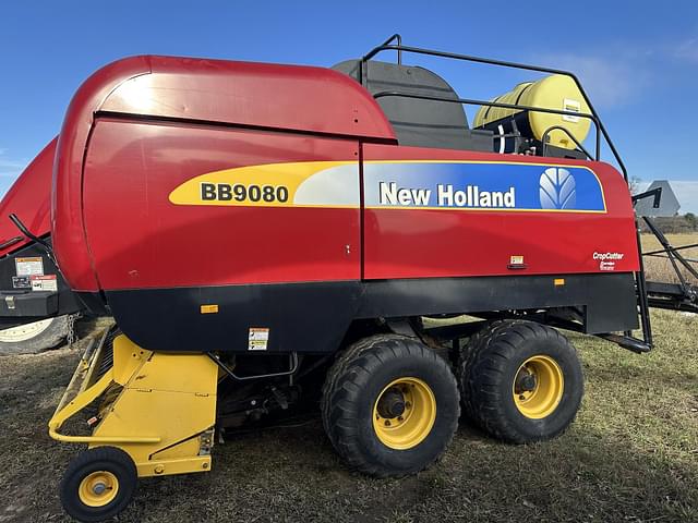 Image of New Holland BB9080 equipment image 1