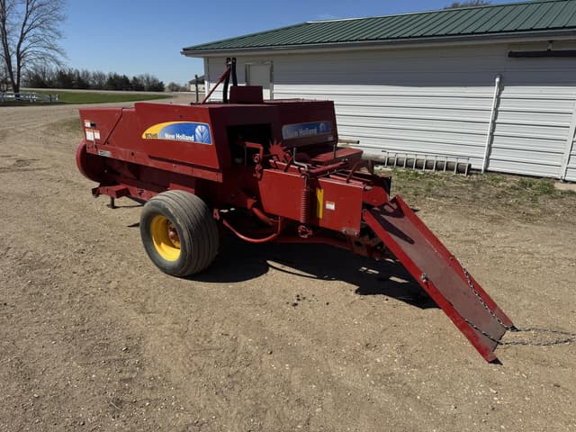 Image of New Holland BC5060 equipment image 4