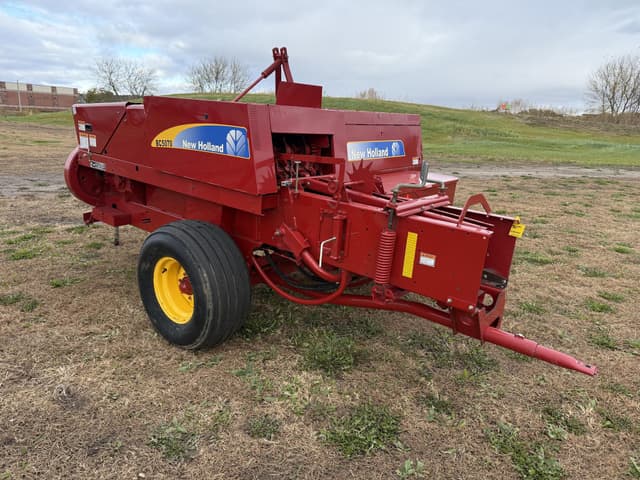 Image of New Holland BC5070 equipment image 2