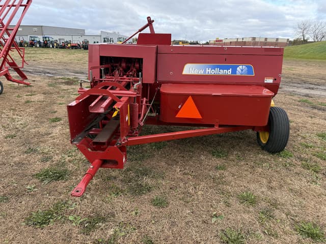 Image of New Holland BC5070 equipment image 3
