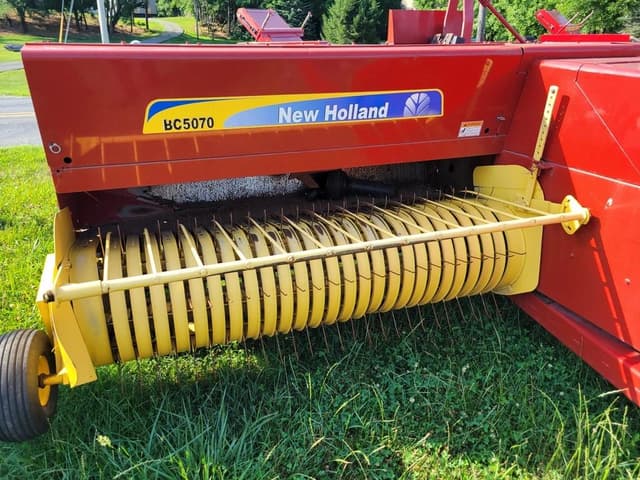 Image of New Holland BC5070 equipment image 2