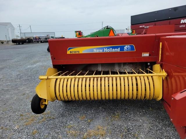 Image of New Holland BC5070 equipment image 4