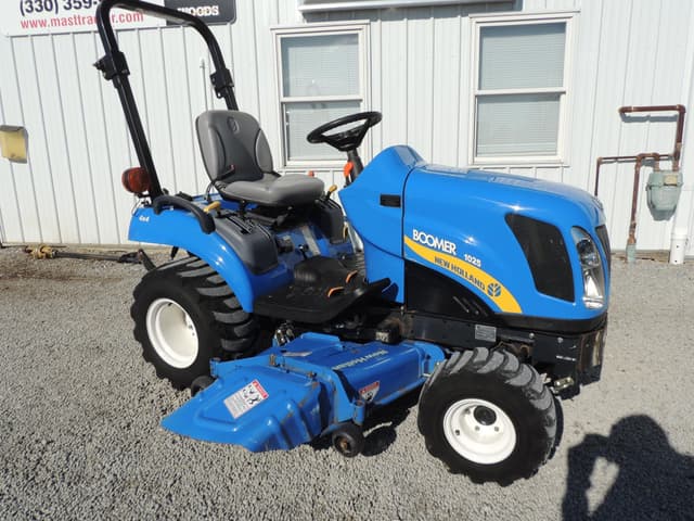 Image of New Holland Boomer 1025 equipment image 2
