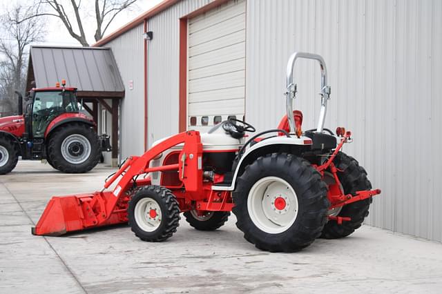 Image of New Holland Boomer 8N equipment image 1