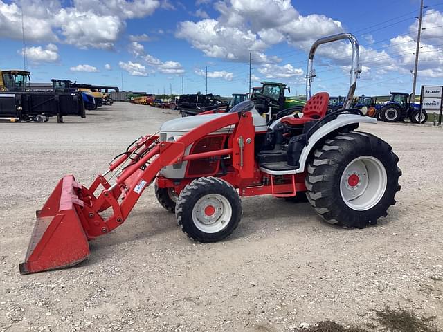 Image of New Holland Boomer 8N equipment image 1