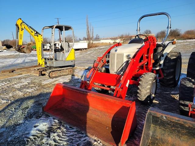 Image of New Holland Boomer 8N equipment image 1