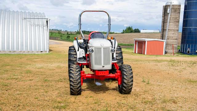 Image of New Holland Boomer 8N equipment image 2