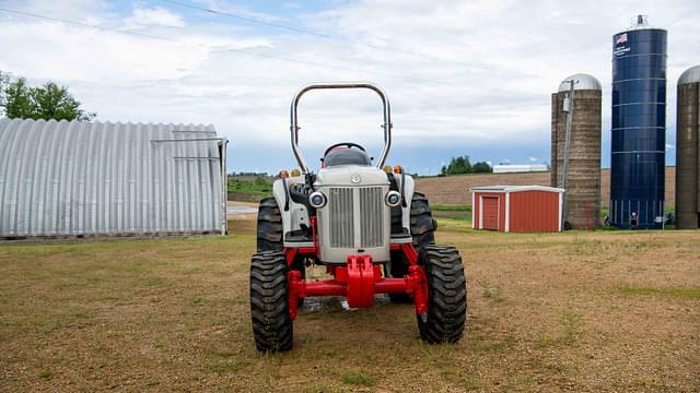 Image of New Holland Boomer 8N equipment image 3