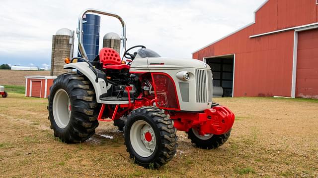 Image of New Holland Boomer 8N equipment image 4