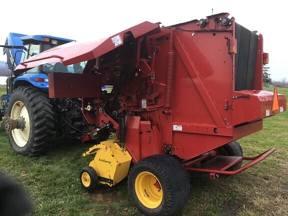 Image of New Holland BR7060 CropCutter equipment image 4