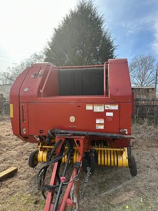Image of New Holland BR7060 equipment image 2