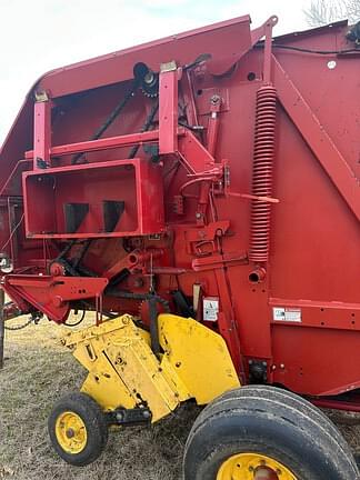 Image of New Holland BR7060 equipment image 3