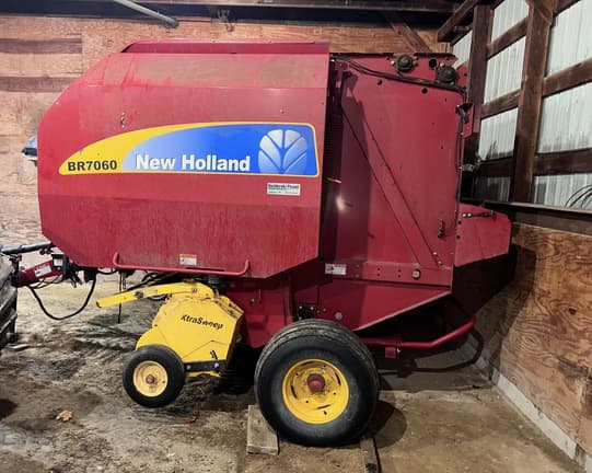Image of New Holland BR7060 Primary image