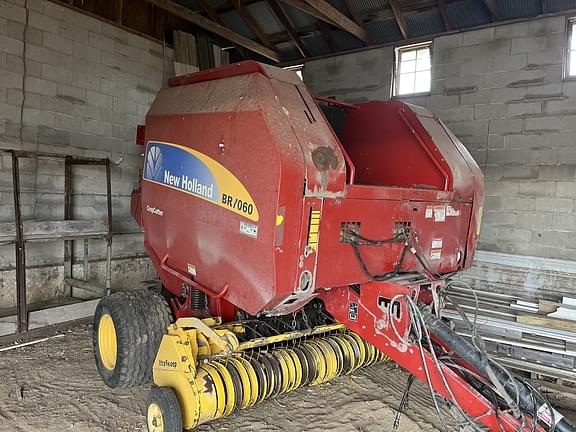 Image of New Holland BR7060 Primary image