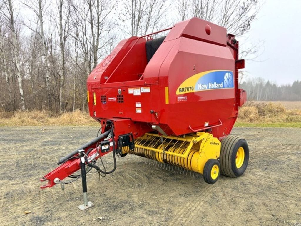 2009 New Holland BR7070 Equipment Image0