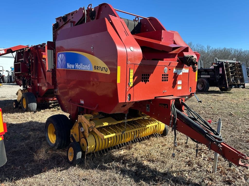 Image of New Holland BR7070 Primary image