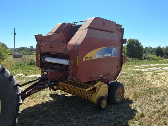 Image of New Holland BR7070 equipment image 2