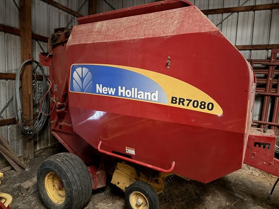 2009 New Holland BR7080 Equipment Image0