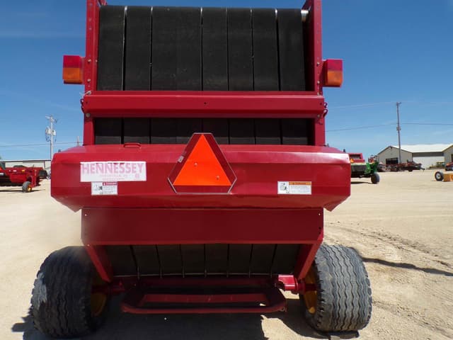 Image of New Holland BR7090 equipment image 4