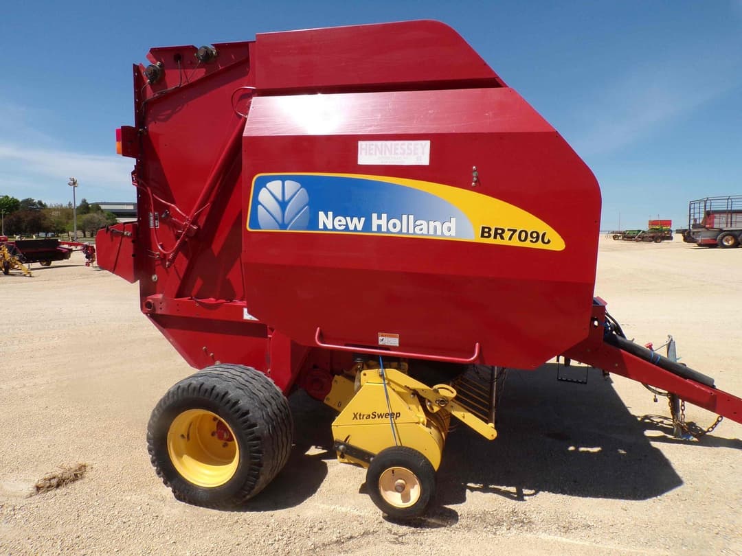 Image of New Holland BR7090 Primary image