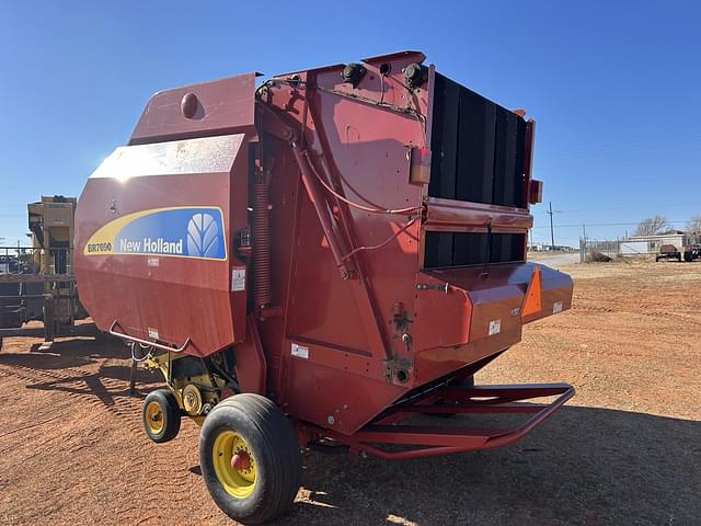 Image of New Holland BR7090 equipment image 2