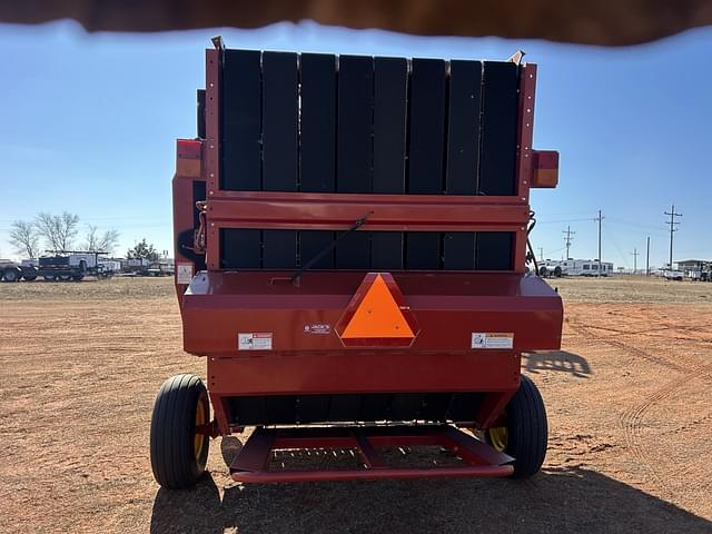 Image of New Holland BR7090 equipment image 3