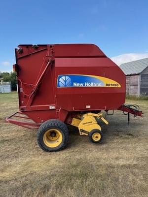 2009 New Holland BR7090 Image