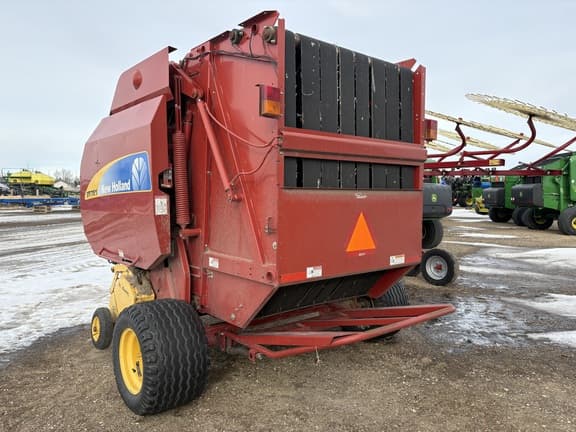 Image of New Holland BR7090 equipment image 3