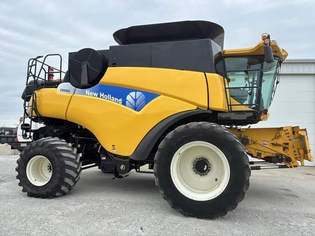 Image of New Holland CR9060 equipment image 2