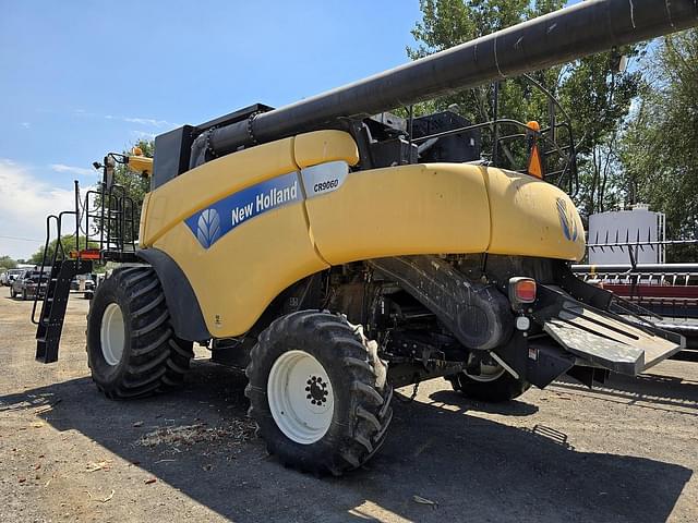Image of New Holland CR9060 equipment image 4