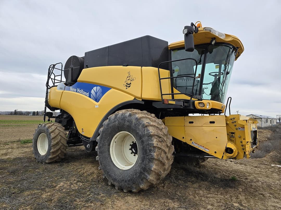 Image of New Holland CR9060 Primary image