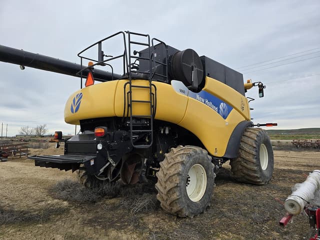 Image of New Holland CR9060 equipment image 2
