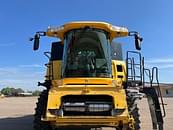 Thumbnail image New Holland CR9070 1