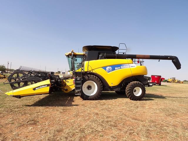 Image of New Holland CR9070 equipment image 1