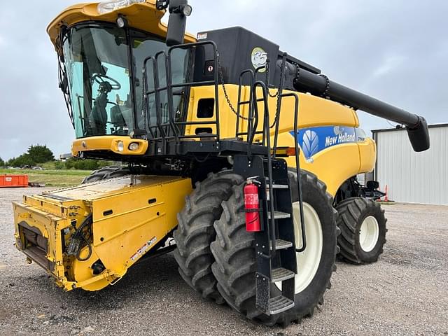 Image of New Holland CR9080 equipment image 1