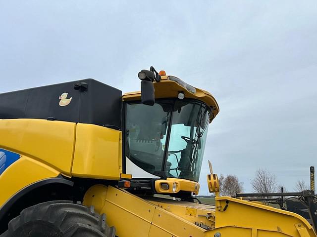 Image of New Holland CX8070 equipment image 2