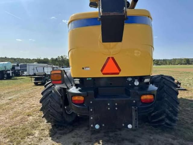 Image of New Holland FR9060 equipment image 4