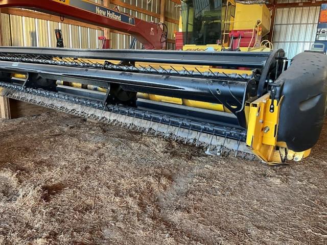 Image of New Holland H7150 equipment image 2