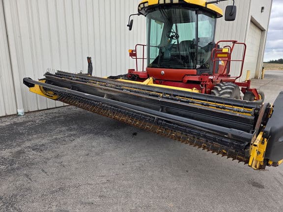 Image of New Holland H8040 equipment image 3
