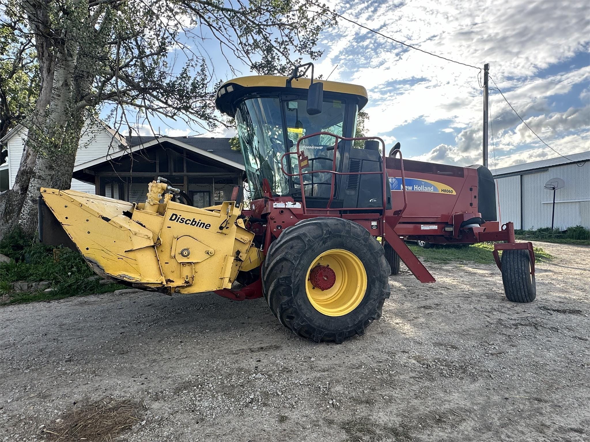 Main image New Holland H8060